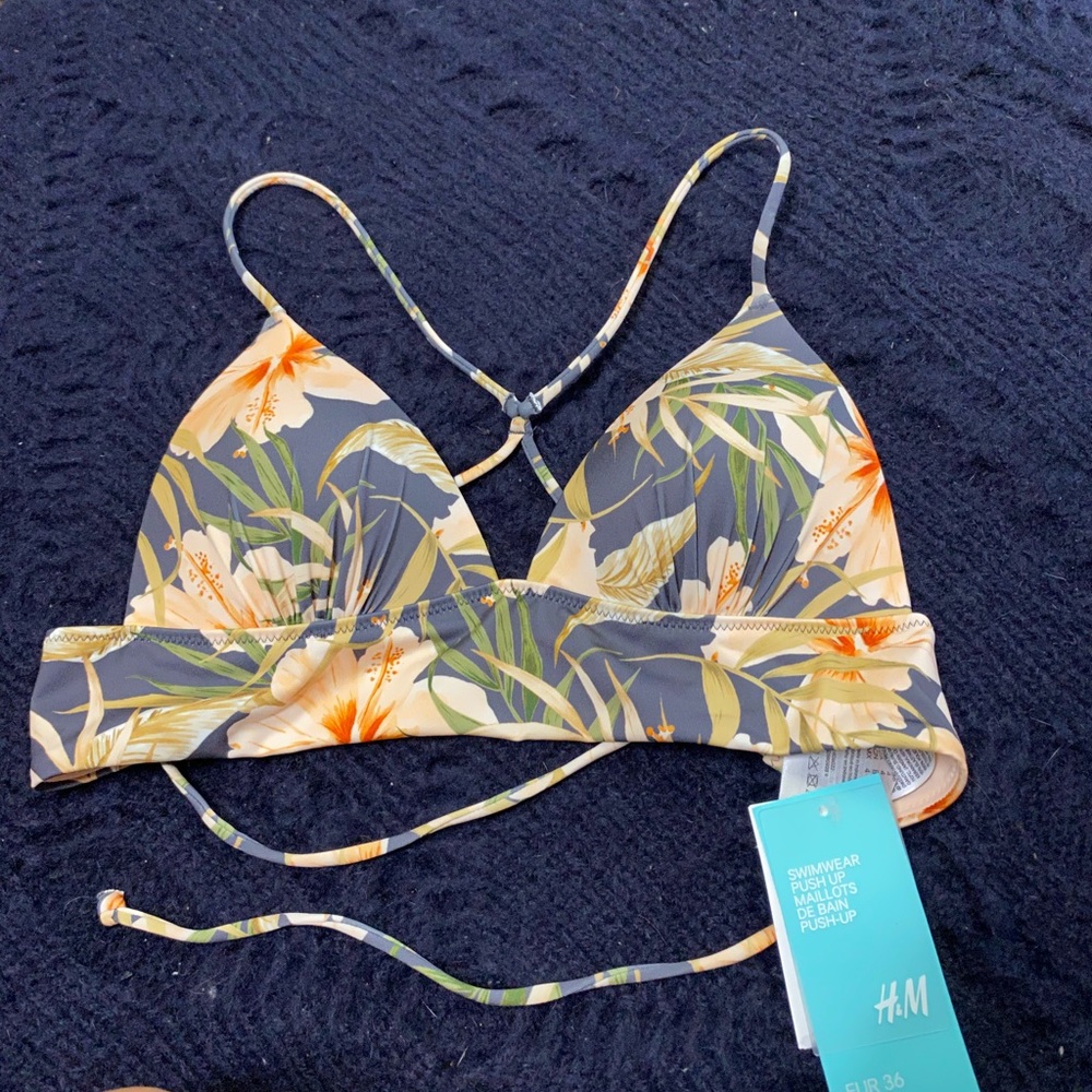 NWT H&M Bikini top